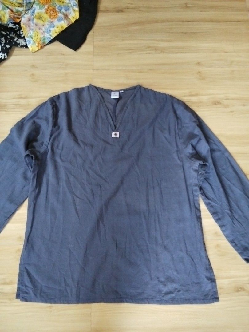 Kurta ethic style cotton long sleeve (Category: Tshirts & Polo Shirts ) located in Calasiao. Submitted by alluringvenus.thriftshop (Listing ID 1465215481, Image 1). Description: very good condition from USA balik bayan box.