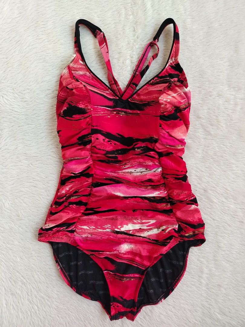 (L) Simon Chang Swim (Category: Bikinis & Swimsuits) located in Paranaque City. Submitted by closetbykimkirsten (Listing ID 1465236793, Image 1). Description: 🎀Good Used🎀 ✨Brand: Sporti ⚡Built in pad -Sign of Usage 🪷Size: Large 💸Price: P200 (Non Negotiable) ♦️All Items are PRELOVED in good condition. ♦️Please do manage your expectations. ♦️WASH before USE ♦️BUY at your own RISK 🔥NO RETURN NO EXCHANGE POLICY🔥 ⛔BOGUS BUYER/JOY RESERVER will b