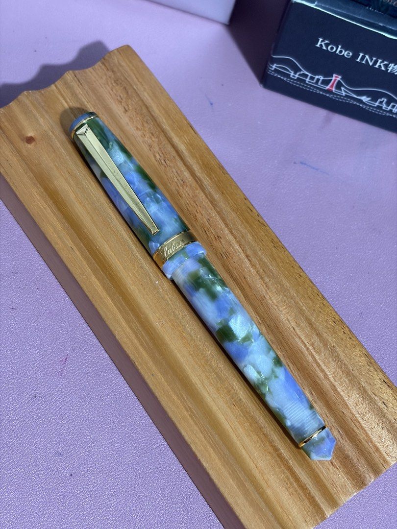 Laban Rosa Lilac <F> (Category: Stationery & School Supplies) located in Quezon City. Submitted by moonxxchild (Listing ID 1465277389, Image 2). Description: Laban Rosa Lilac Fountain Pen <F> – ₱7,400 - Used only a few times, excellent condition. - Complete with original box/converter. - Currently inked with Yamabudo. Can be flushed upon request. - Bought last month from Sir Alden. - RFS: It’s a great pen but realized it’s not for me. F nib but w