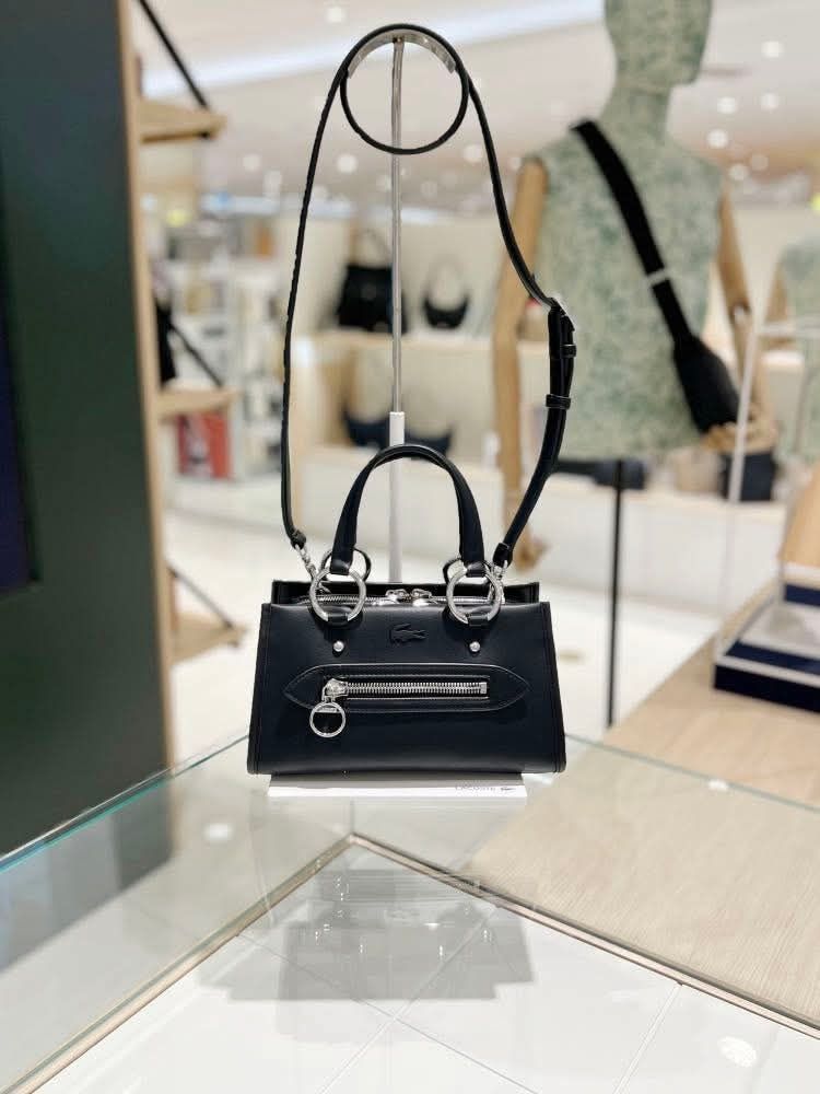 Lacoste Leather 2in1 Bag Black (Category: Tote Bags) located in Rizal. Submitted by hiraya16 (Listing ID 1465316827, Image 1). Description: Onhand ready to ship + SF Lbc.