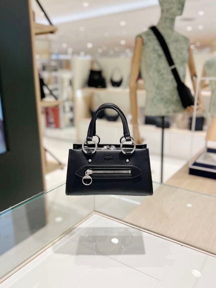 Lacoste Leather 2in1 Bag Black (Category: Tote Bags) located in Rizal. Submitted by hiraya16 (Listing ID 1465316827, Image 2). Description: Onhand ready to ship + SF Lbc.