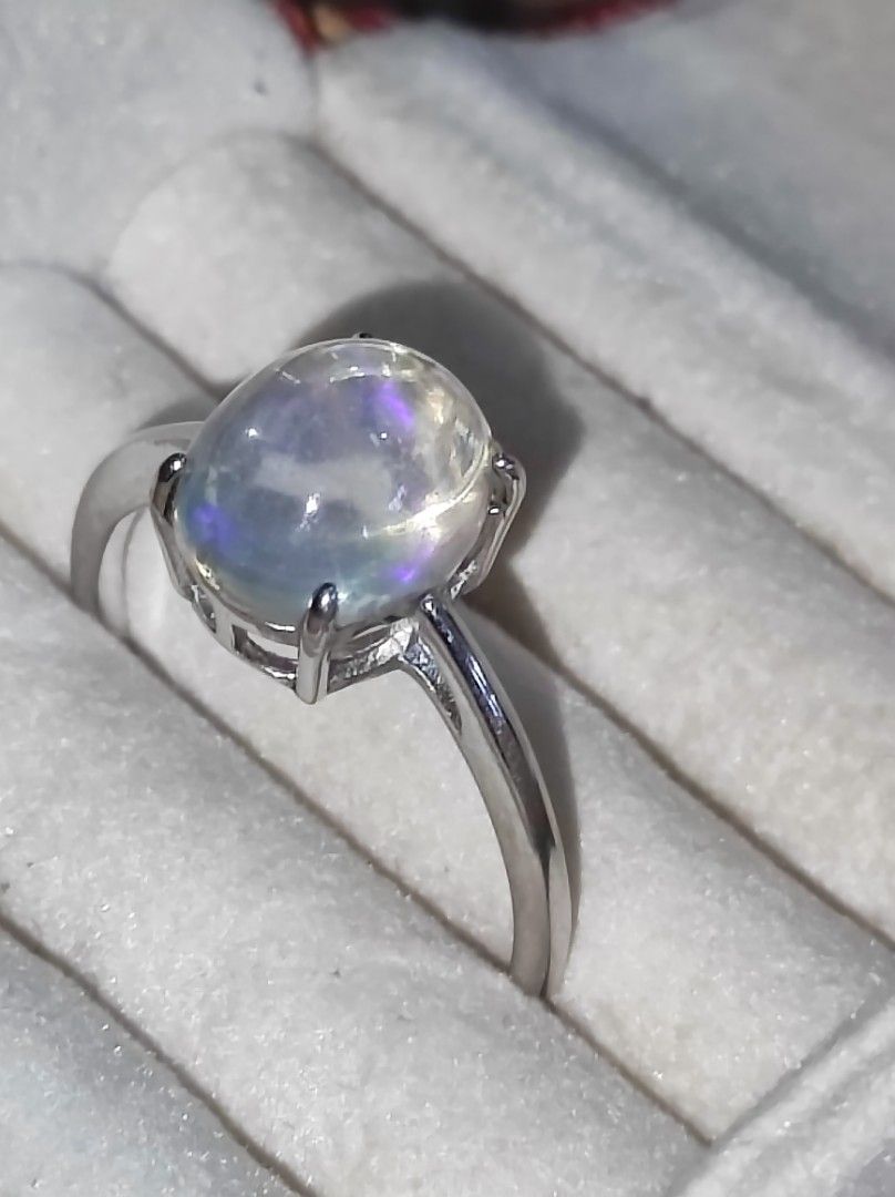 Large Natural Opal Silver Ring (Category: Rings) located in Cavite. Submitted by noblepenguin_6c8662 (Listing ID 1465186309, Image 3). Description: size 10 Silver 925 ring with large Opal Natural Gemstone.