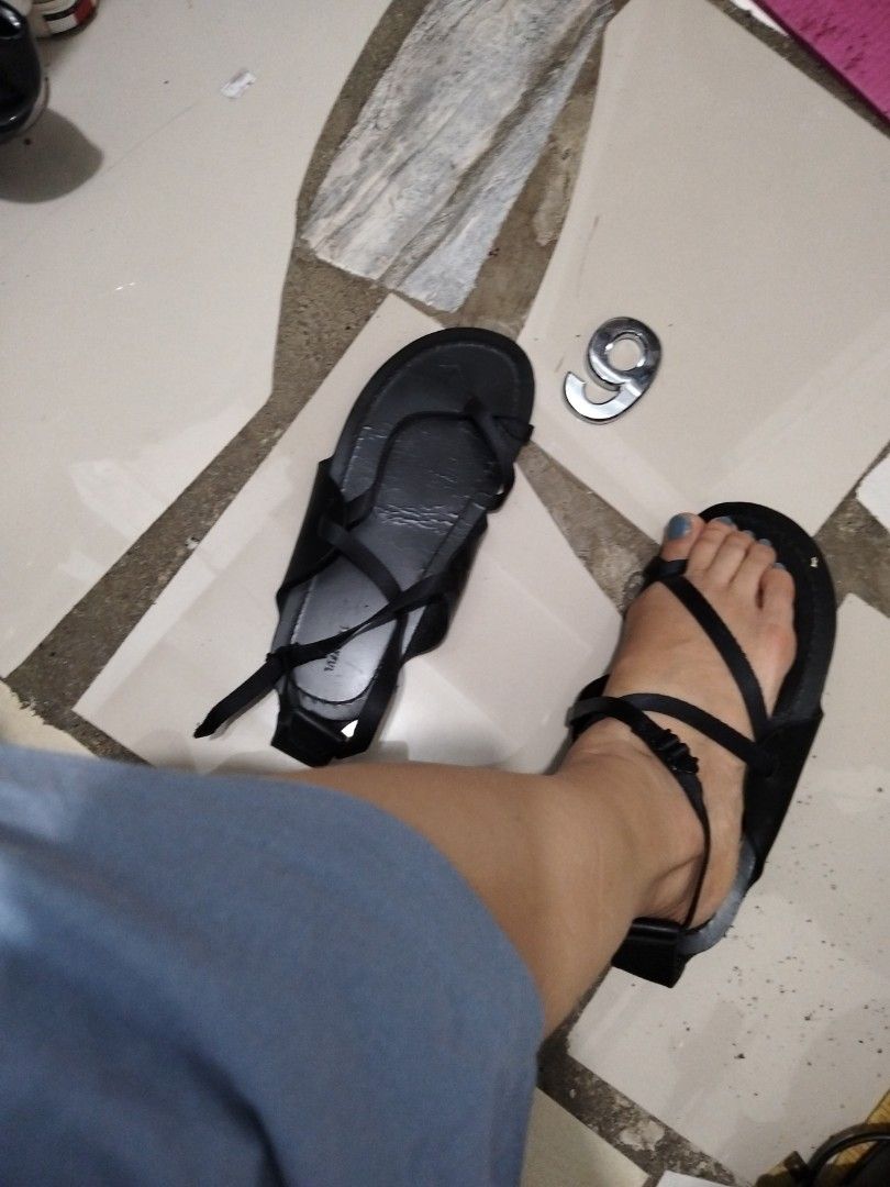 Leather Sabdals (Category: Sandals) located in El Salvador. Submitted by francheskaukayukay (Listing ID 1465196315, Image 2). Description: .