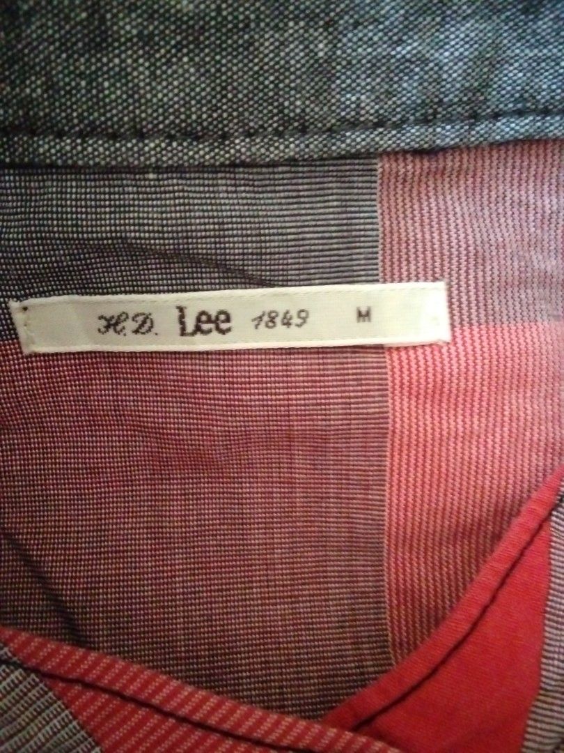 Lee checkered long sleeve (Category: Longsleeves) located in Calasiao. Submitted by alluringvenus.thriftshop (Listing ID 1465223278, Image 3). Description: Lee checkered long sleeve very good condition like new from 🇺🇲 Package.