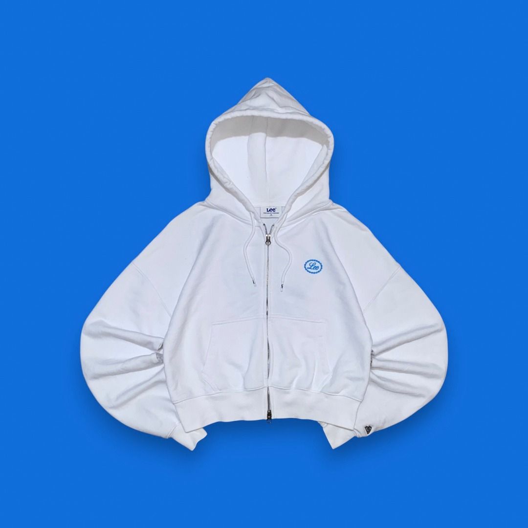 LEE CROPPED FULL-ZIP HOODIE (Category: Coats, Jackets and Outerwear) located in Quezon. Submitted by ejay.thrift.clothes (Listing ID 1465236878, Image 1). Description: SMALL 20 X 19 NO ISSUE COLOR RATE: 10/10 AS NEW CONDITION # 518.