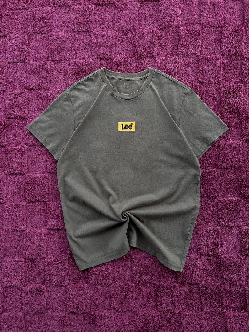 Lee T-shirt (Category: Tshirts & Polo Shirts ) located in Bulacan. Submitted by thriftm.e (Listing ID 1465232049, Image 1). Description: Dimes (in inches) Length: 28 Width: 20 LARGE ON TAG Condition: 10/10 Color Rate: 10/10 Issue: None.