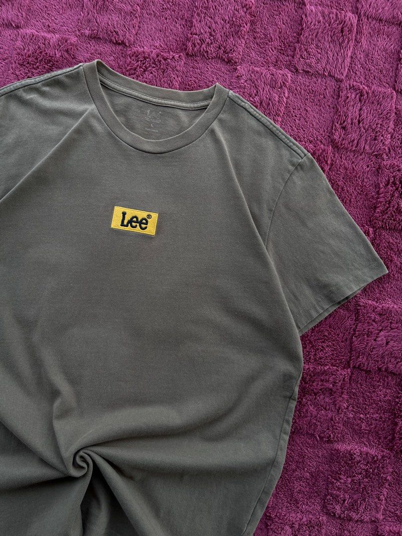 Lee T-shirt (Category: Tshirts & Polo Shirts ) located in Bulacan. Submitted by thriftm.e (Listing ID 1465232049, Image 3). Description: Dimes (in inches) Length: 28 Width: 20 LARGE ON TAG Condition: 10/10 Color Rate: 10/10 Issue: None.