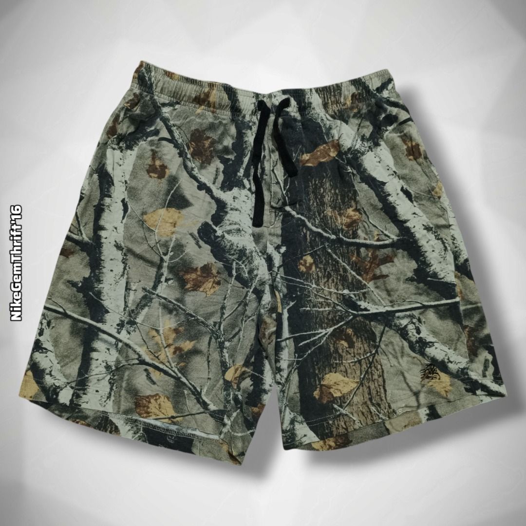 Legendary Whitetails “RealTree” (9) (Category: Shorts) located in Santa Cruz. Submitted by nikegemthrift2016 (Listing ID 1465210549, Image 1). Description: Legendary Whitetails “RealTree” (9) Medium (Size: 30-34 Length: 18.5) Excellent 400 plus sf.