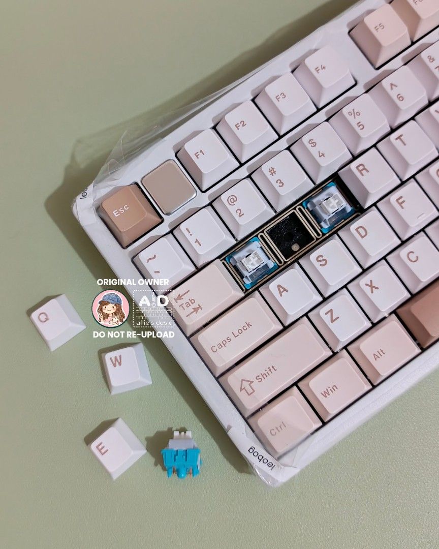 LEOBOG Hi75 Pro trimode (Category: Computer Keyboard) located in Quezon City. Submitted by alliesdesk (Listing ID 1465354234, Image 2). Description: 🤎Baileys Irish Cream Colorway (Leobog Turquoise Switch) Brand new | Price: ₱2800 • CNC Aluminum Alloy build, with tactile knob • Flex-cut positioning plate • Trimode: Bluetooth 5.0, 2.4GHz Wireless, USB Type-C Wired • Minimalist Brown double shot PBT Keycaps, north legends • 75% Layout • Stock Leobo