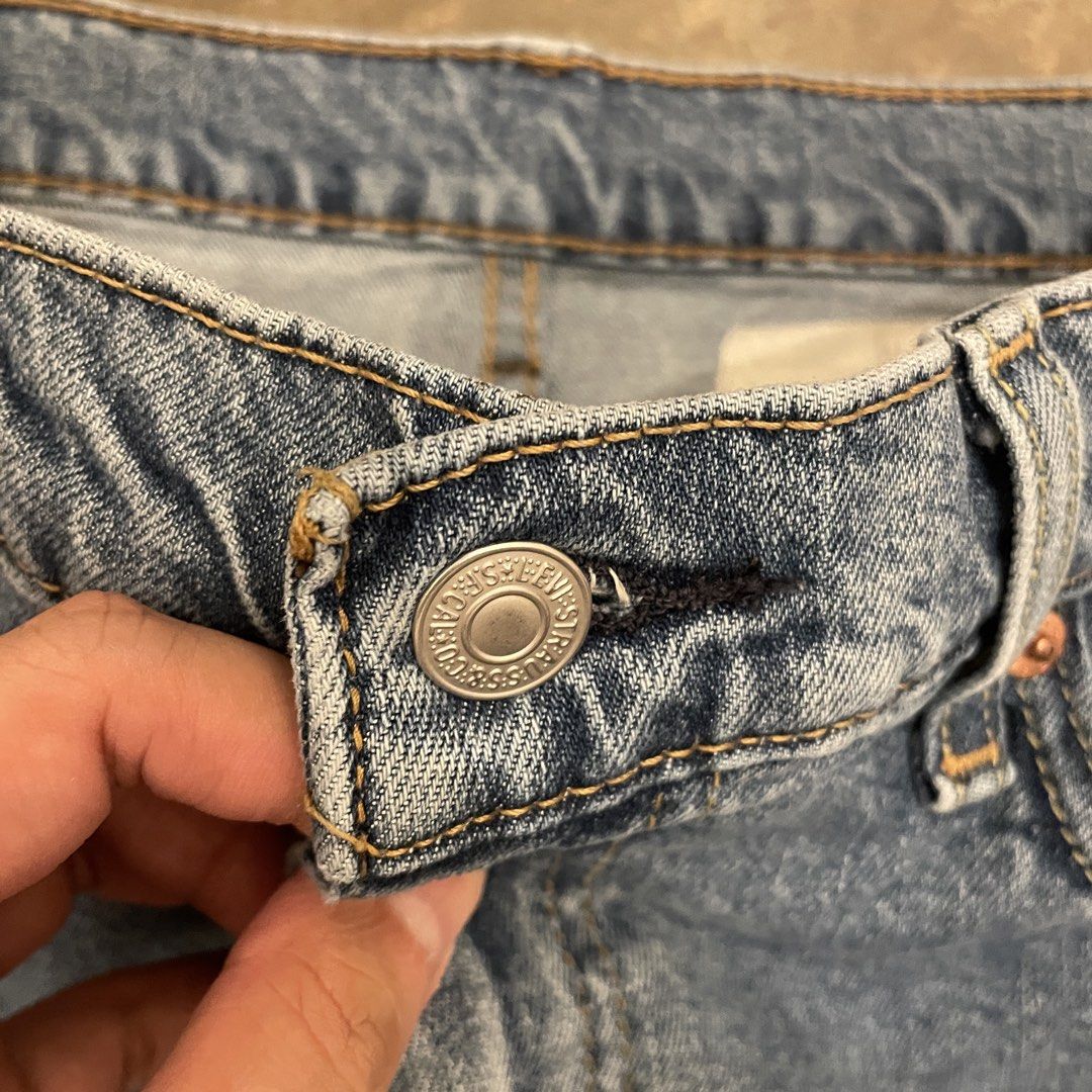 Levis 511 (Category: Jeans) located in Goa. Submitted by jackedstuff (Listing ID 1465294951, Image 3). Description: Brandnew Fitted only Size 36 Length 40.5 Leg opening 7.5.