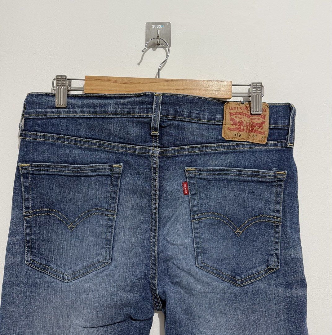 Levis 519 Skinny Jeans Stretchable (Category: Jeans) located in Los Banos. Submitted by davidabeg15504 (Listing ID 1465350597, Image 3). Description: As new condition Length 41 Hem 6 Price: 1500 + sf 📥.