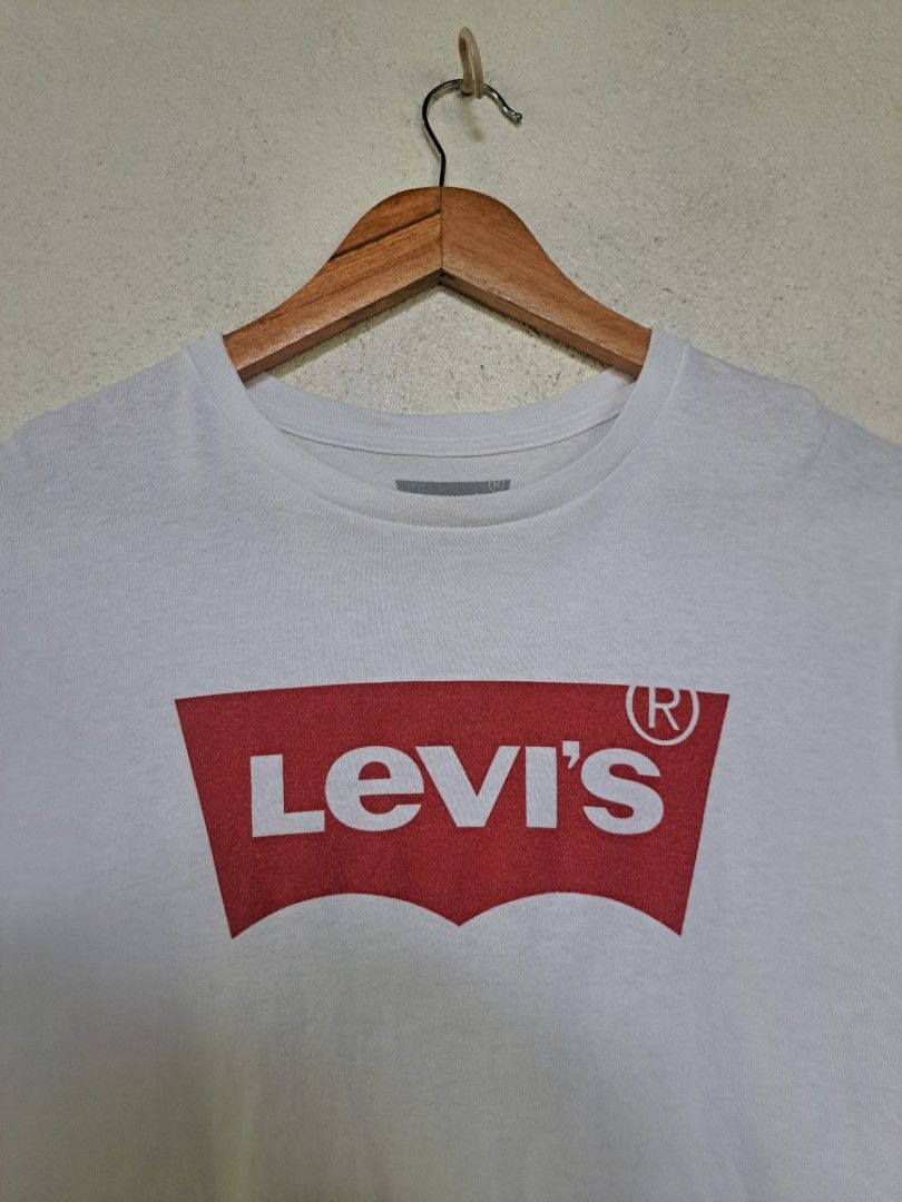 Levis Batwing Shirt (Category: Tshirts & Polo Shirts ) located in Dumaguete. Submitted by jayarbajad49160 (Listing ID 1465317924, Image 2). Description: Levi's Batwing Shirt Authentic/Original - 650 add sf Excellent Condition Color rate:9.8/10 No issue Size Small Width:18 Length:27 Loc dumaguete city visayas.