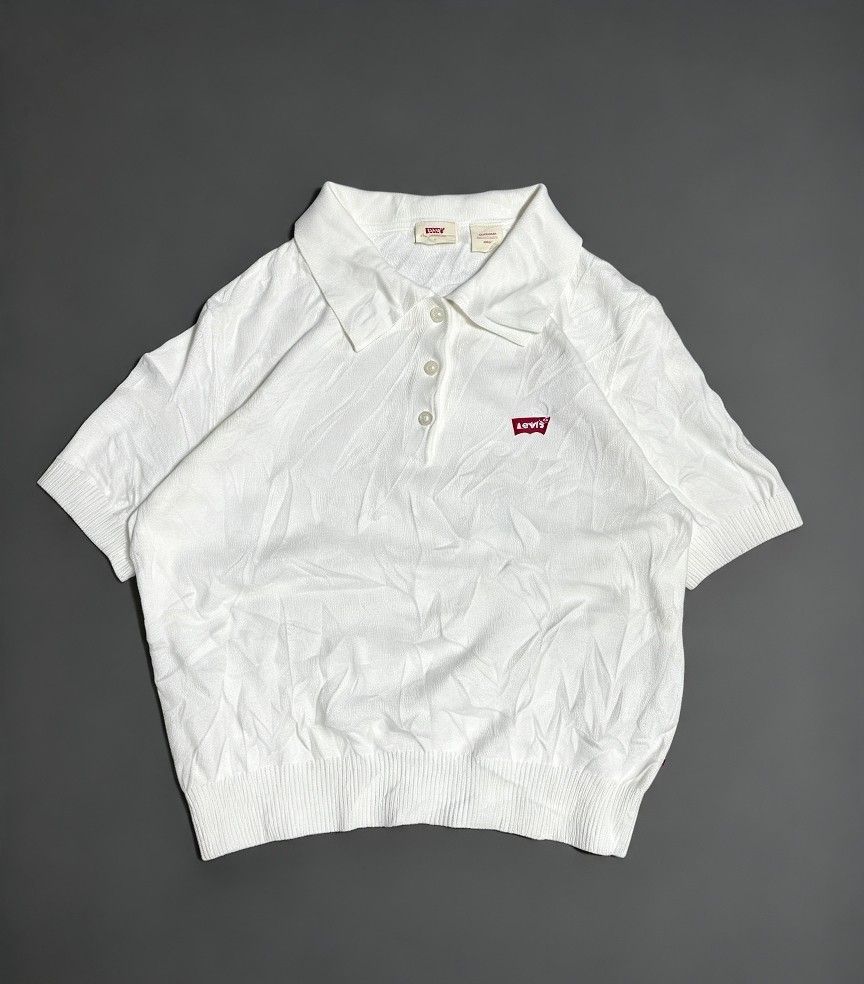 LEVIS KNITTED (Category: Others Tops) located in Malabon City. Submitted by arc___wear (Listing ID 1465296523, Image 1). Description: LEVIS KNITTED - SIZE SMALL TO MEDIUM - ISSUE PINHOLE - GOOD CONDITION - COLOR RATE 9.8/10 - DM FOR MORE DETAILS AND PICS.