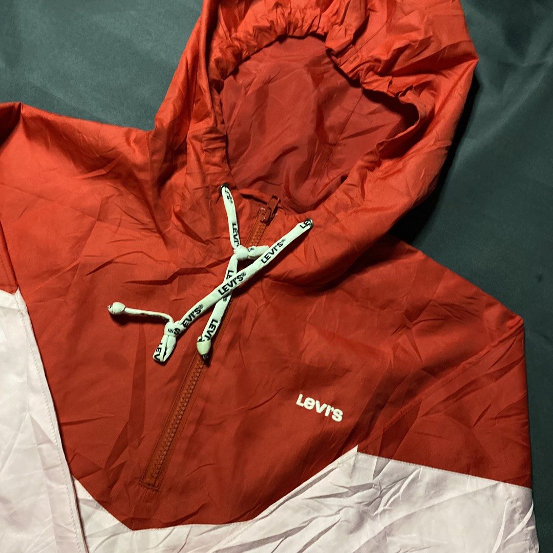 Levi’s Windbreaker (Category: Coats, Jackets and Outerwear) located in Bacolod City. Submitted by junked.thrifts (Listing ID 1465284553, Image 2). Description: Asnew No Issue 24x24 Size M .