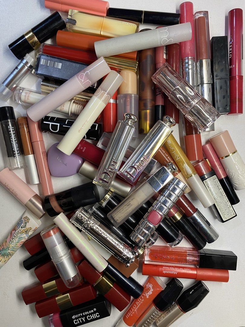 Lipstick Liptint Lipgloss (Category: Makeup) located in Cebu City. Submitted by slayful (Listing ID 1465228564, Image 1). Description: Bundle of 2 Random Japan brands.