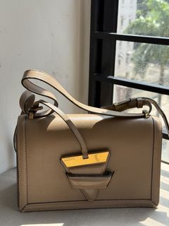 （分類：）位於 。 由 cs1234567 提交（商品編號 1465207658，圖片 1）。簡介： 。
