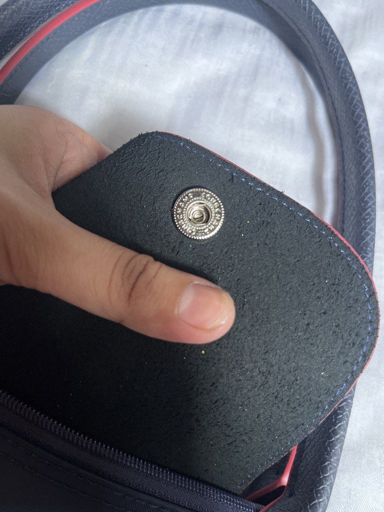 Longchamp tote bag navy blue (Category: Luxury Accessories) located in San Jacinto. Submitted by kellysthrift_ (Listing ID 1465265102, Image 3). Description: Micro Tote bag.