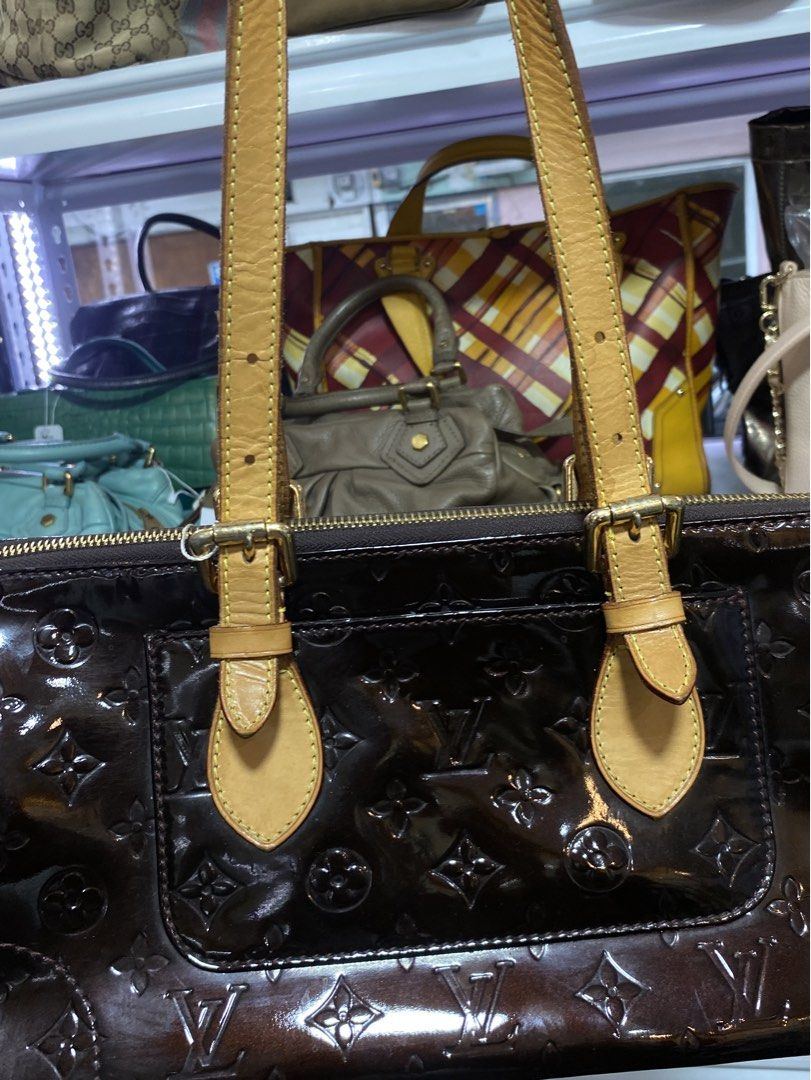 Louis Vuitton (Category: Luxury Bags & Wallets) located in Davao. Submitted by workmensph (Listing ID 1465288449, Image 2). Description: Louis Vuitton.