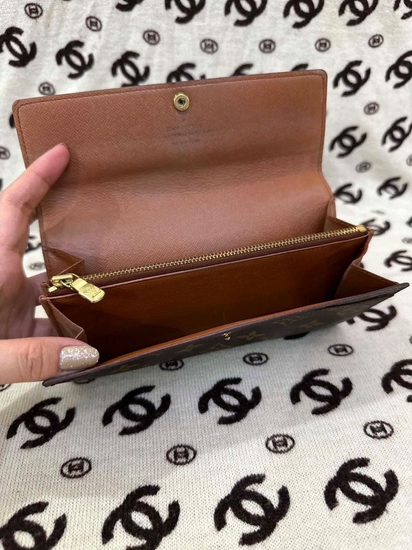 Louis Vuitton Monogram Long Wallet (Category: Luxury Bags & Wallets) located in San Pedro. Submitted by silverlion-4d46 (Listing ID 1465213522, Image 2). Description: - Authentic Classic Brown Monogram canvas - Secure gold-tone snap button front flap closure - Clean tan leather lining - Multiple card slots and compartments - Zippered coin pocket with original LV zipper pull - Excellent, well-maintained condition with smooth zipper action.