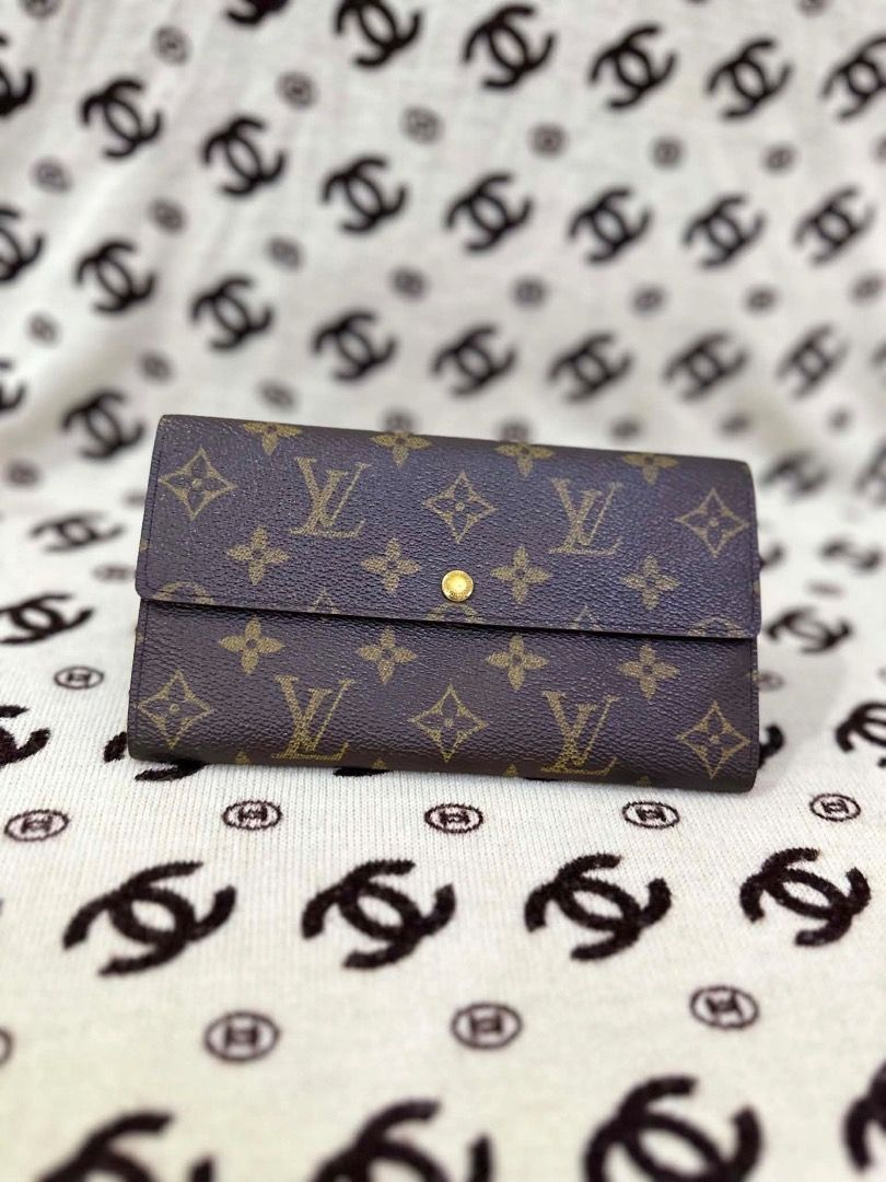 Louis Vuitton Monogram Long Wallet (Category: Luxury Bags & Wallets) located in San Pedro. Submitted by silverlion-4d46 (Listing ID 1465213522, Image 3). Description: - Authentic Classic Brown Monogram canvas - Secure gold-tone snap button front flap closure - Clean tan leather lining - Multiple card slots and compartments - Zippered coin pocket with original LV zipper pull - Excellent, well-maintained condition with smooth zipper action.
