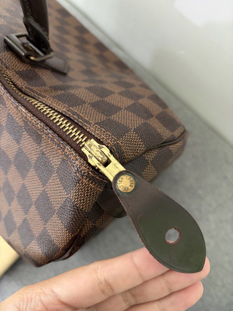 Louis Vuitton Speedy 35 (Category: Luxury Bags & Wallets) located in Manila. Submitted by lucky.macherie (Listing ID 1465191504, Image 2). Description: For Sale Louis Vuitton Speedy 35 With original dust bag (Can provide authentication using Poizon) Missing metal rivet sa isang corner ng handle, unnoticeable, does not affect functionality Minimal rubs Tarnishing on hardware Super ganda pa the canvas and overall condition of the bag *please see de