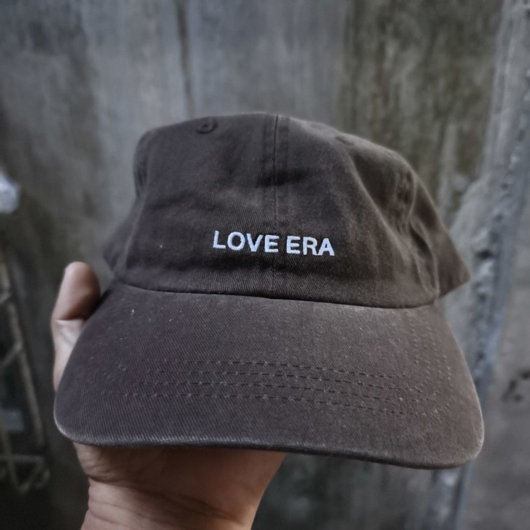Love Era (Category: Caps & Hats) located in Daraga. Submitted by safe_juswaha (Listing ID 1465175588, Image 1). Description: 180 only Love era Dad Hat + sf ship via Jnt unli vouch.