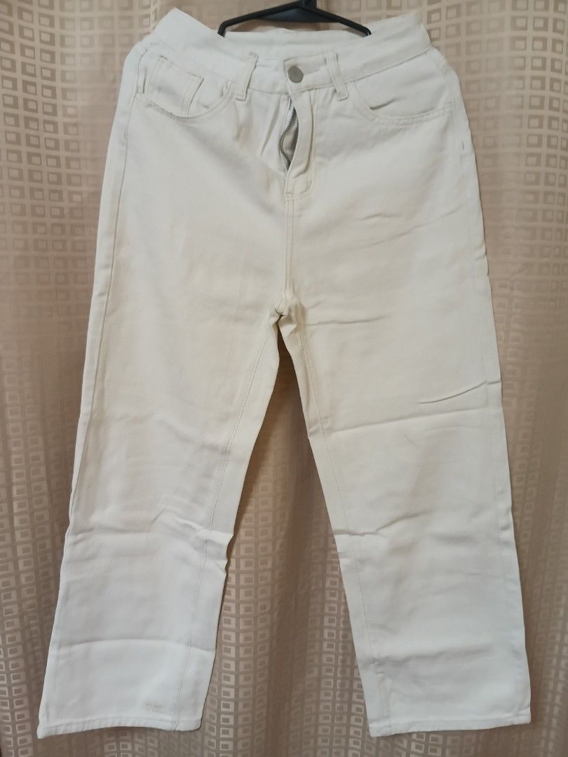 Lovito White Jeans Size S EU 34 US 4 (Category: Jeans) located in Manila. Submitted by sshshm (Listing ID 1465298668, Image 1). Description: - Brand: Lovito - Item: White denim jeans - Size: S (EU 34, US 4) - Closure: Standard button and zipper - Pockets: Classic front and back pockets - Color: Crisp white, highly versatile - Origin: Made in China.