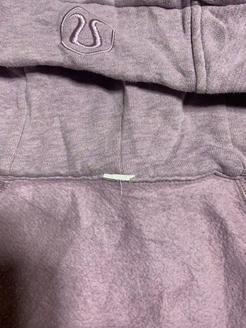 Lululemon (Category: Coats, Jackets and Outerwear) located in Manila. Submitted by hamboychac77005 (Listing ID 1465295949, Image 3). Description: .