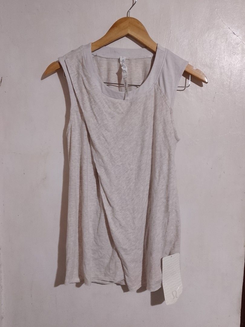 LULULEMON BRAND NEW WITH HANG TAG (Category: Others Tops) located in Aloran. Submitted by llanderiankent (Listing ID 1465349290, Image 1). Description: .