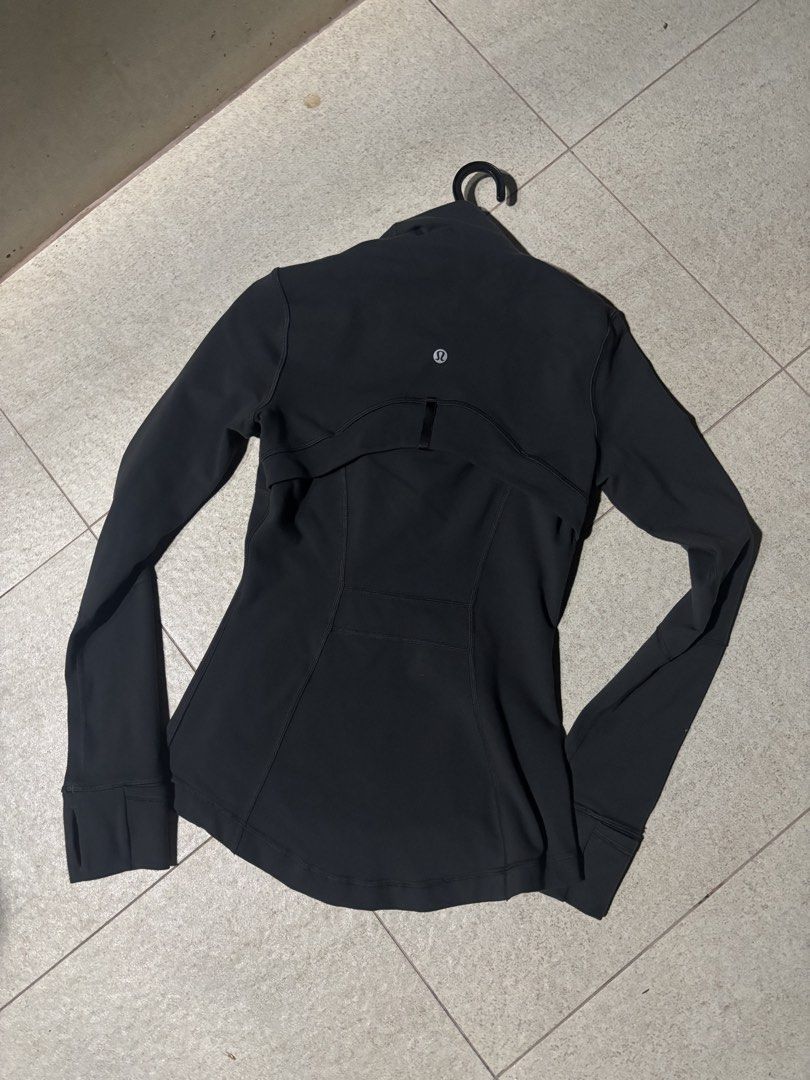 Lululemon define (Category: Activewear) located in Nueva Valencia. Submitted by thriftletics.ilo (Listing ID 1465332609, Image 2). Description: Dot 2 Like new.