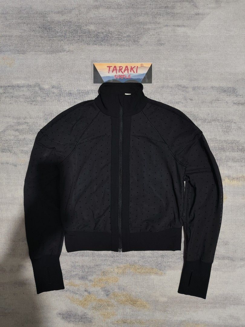 LULULEMON ENLIGHTENED LAYER JACKET (Category: Coats, Jackets and Outerwear) located in Baguio. Submitted by igorotak.111.taraki.com (Listing ID 1465311013, Image 1). Description: FS LULULEMON ENLIGHTENED LAYER JACKET V.GOOD CONDI NO ISSUES GANDA NITO ♥️ L-18 W-17 CAN FIT S-M CAN DO.