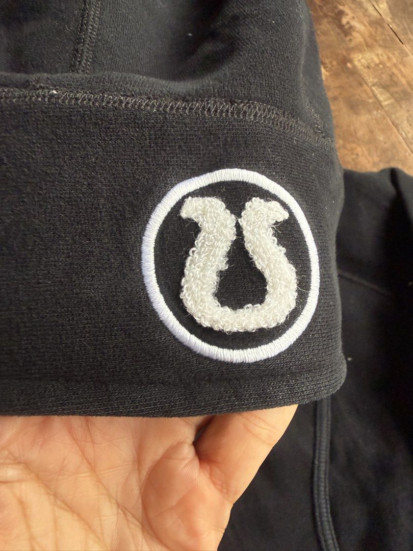 Lululemon hoodie (Category: Coats, Jackets and Outerwear) located in Cavite. Submitted by moriah.17 (Listing ID 1465299796, Image 3). Description: .