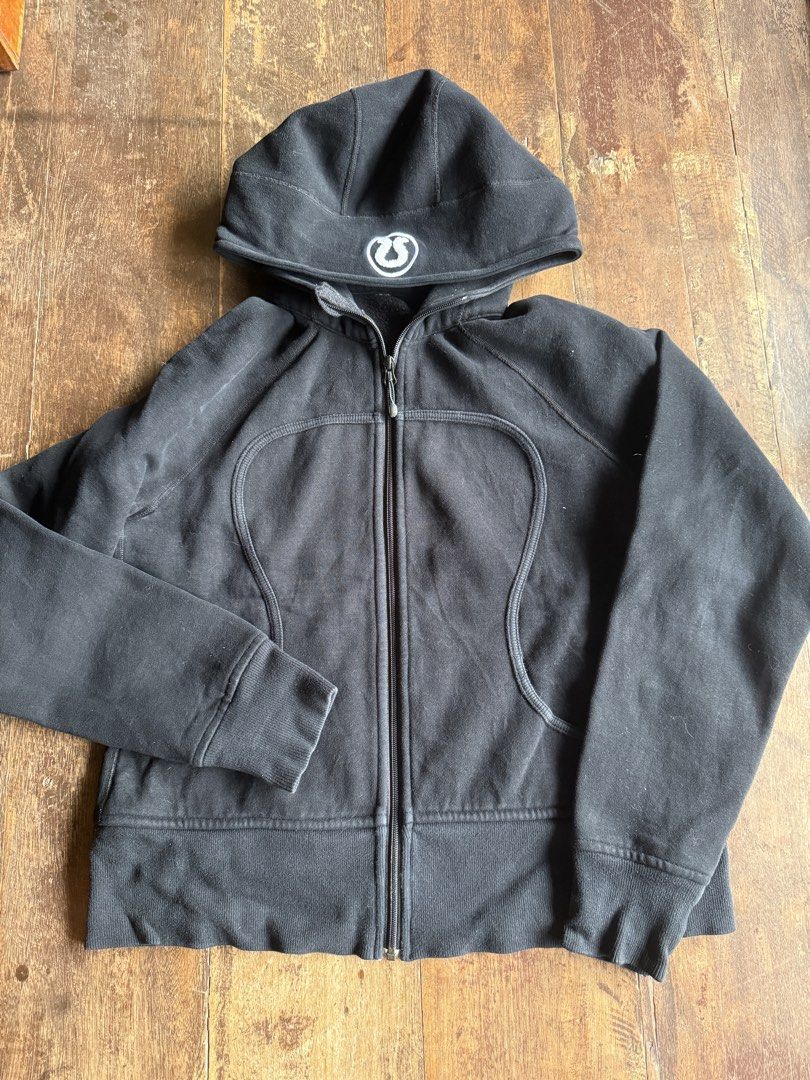 Lululemon hoodie (Category: Coats, Jackets and Outerwear) located in Cavite. Submitted by moriah.17 (Listing ID 1465299796, Image 2). Description: .