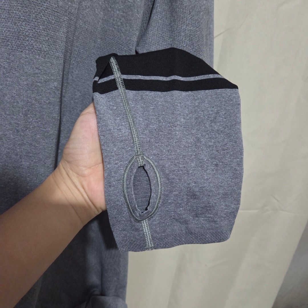 LULULEMON MEN XXL (Category: Activewear) located in Santiago. Submitted by fromboxes (Listing ID 1465313971, Image 3). Description: Like new crack logo only Ships thru J&T Isabela North Luzon Shipping Nationwide No rush shipping 😊😊.
