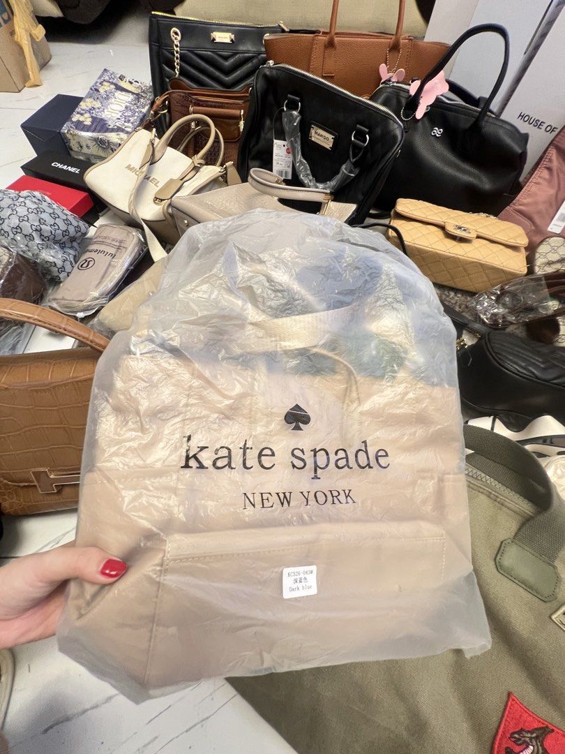 LUXURY BAGS (Category: Shoulder Bags) located in Manila. Submitted by businesspform (Listing ID 1465285382, Image 2). Description: on hand! dm me for inquiries ⭐️ or visit us on ig: @getblstd.ph for more available items 💐 .