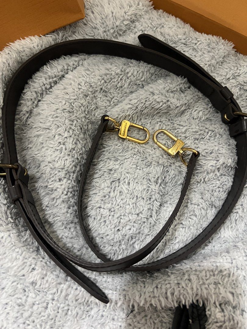 LV adjustable strap (Category: Cross-body Bags) located in San Jose del Monte. Submitted by bivsy (Listing ID 1465213346, Image 1). Description: Adjustable strap from LV speedy 30 bandouliere Authentic Bought in LV solaire .