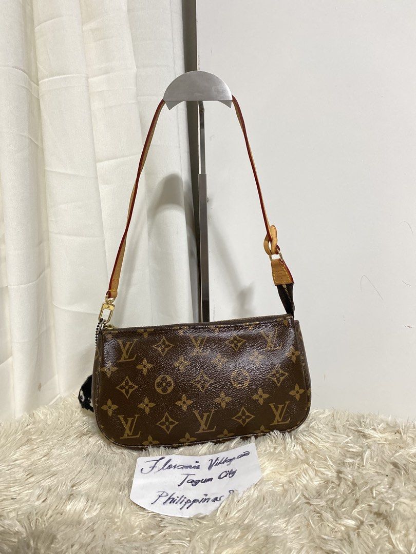 Lv kili (Category: Luxury Apparel) located in Tagum. Submitted by amarasluxbag (Listing ID 1465356566, Image 1). Description: Ganda neto Good condition Malinis pa Sign of use only .