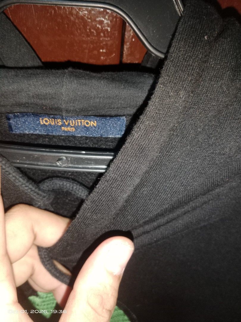 Lv made (Category: Coats, Jackets and Outerwear) located in Alaminos. Submitted by bagbagay180997 (Listing ID 1465291120, Image 2). Description: .