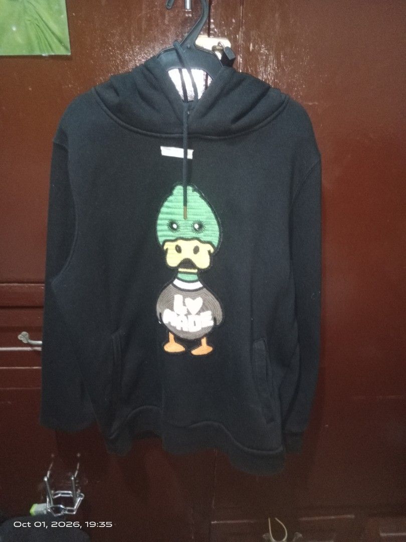 Lv made (Category: Coats, Jackets and Outerwear) located in Alaminos. Submitted by bagbagay180997 (Listing ID 1465291120, Image 1). Description: .