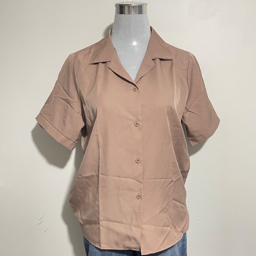 L-XL Polo Blouse (Category: Blouses) located in Bacolor. Submitted by chicn_classy (Listing ID 1465247342, Image 2). Description: .