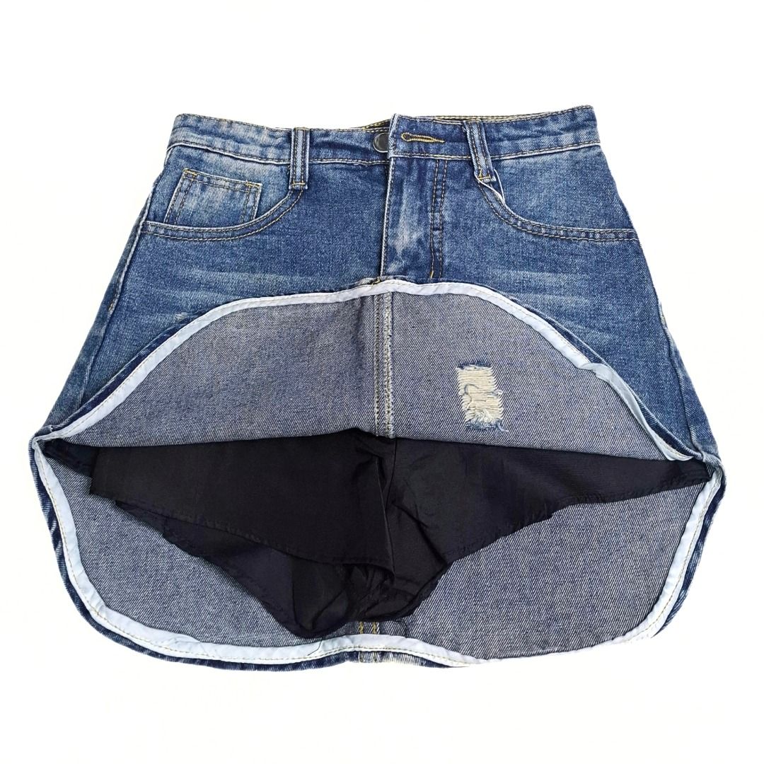M2 STUDIO skort (Category: Skirts) located in Baguio. Submitted by a.ugustt (Listing ID 1465270633, Image 3). Description: 24-25 | L: 14" hard denim | blue not stretchable | high-waisted.