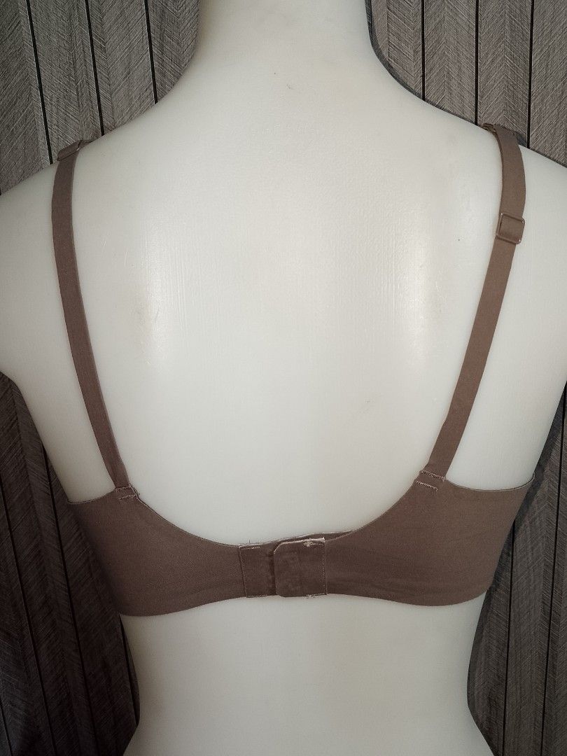 M: super smooth feels seamless brown bra padded (Category: Undergarments & Loungewear) located in Manila. Submitted by truecrystal-1407 (Listing ID 1465248090, Image 3). Description: .