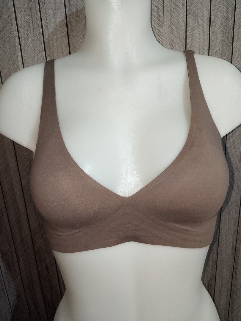 M: super smooth feels seamless brown bra padded (Category: Undergarments & Loungewear) located in Manila. Submitted by truecrystal-1407 (Listing ID 1465248090, Image 1). Description: .