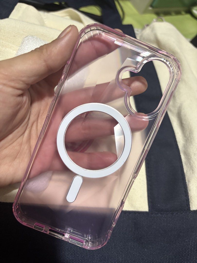 MAGSAFE CASE FOR IPHONE 16 BASED MODEL CASE (Category: Cases & Sleeves) located in Manila. Submitted by marie_amador (Listing ID 1465378784, Image 2). Description: Rfs- masyado na marame case. Used once only..