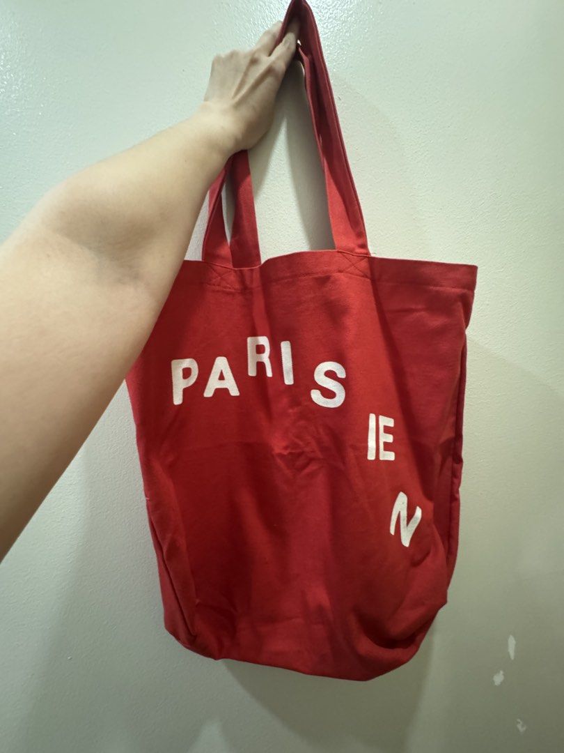 Maison Kitsune Parisiene Totebag (Category: Tote Bags) located in Taguig. Submitted by idontwearthisanymore_ (Listing ID 1465261450, Image 1). Description: .