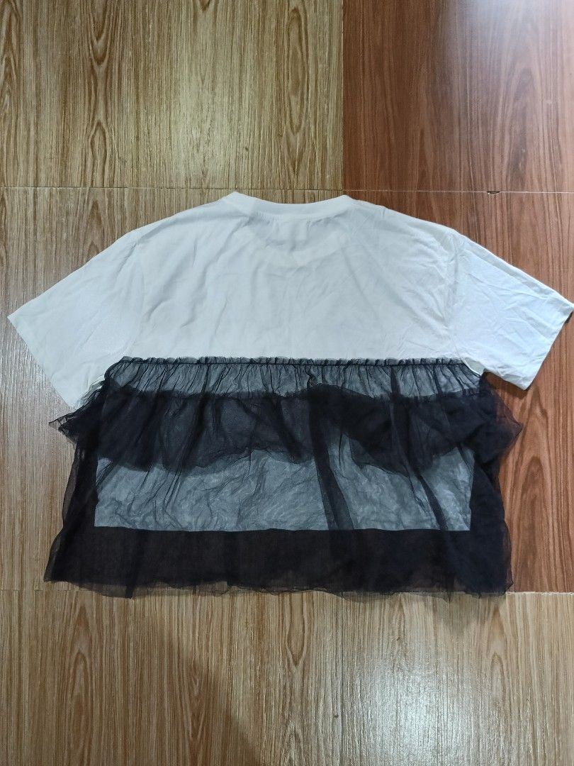 Maison Margiela (Category: Others Tops) located in Manila. Submitted by alwaysgoodzthrift (Listing ID 1465197533, Image 2). Description: Maison Margiela SZ small on tag as new no flaws.