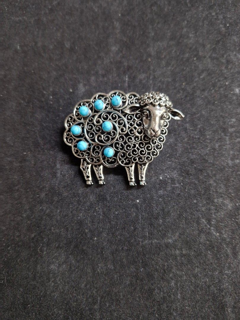 Manchega Brooch (Category: Brooches) located in Taguig. Submitted by mommaschoice (Listing ID 1465340984, Image 1). Description: Brand New Elegantly crafted design Adorned w/ faux tourquise stone Lightweight won't damage the fabric Ships nationwide.