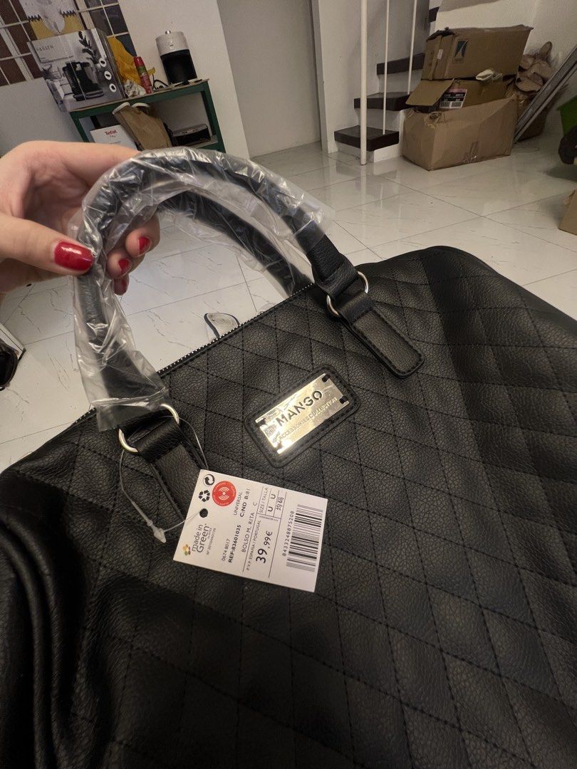 MANGO BAG (Category: Cross-body Bags) located in Manila. Submitted by businesspform (Listing ID 1465284746, Image 2). Description: on hand! dm me for inquiries ⭐️ or visit us on ig: @getblstd.ph for more available items 💐.