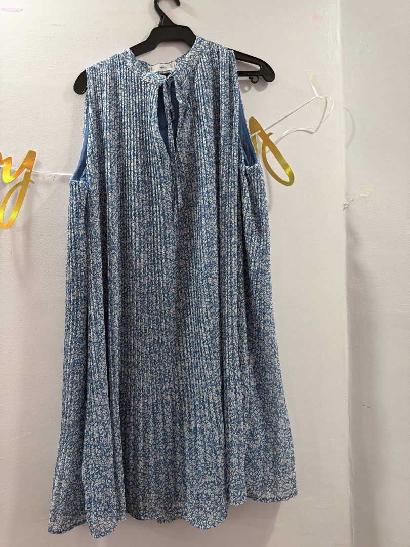 Mango short dress (Category: Dresses) located in Makati City. Submitted by lheigg (Listing ID 1465379766, Image 1). Description: .
