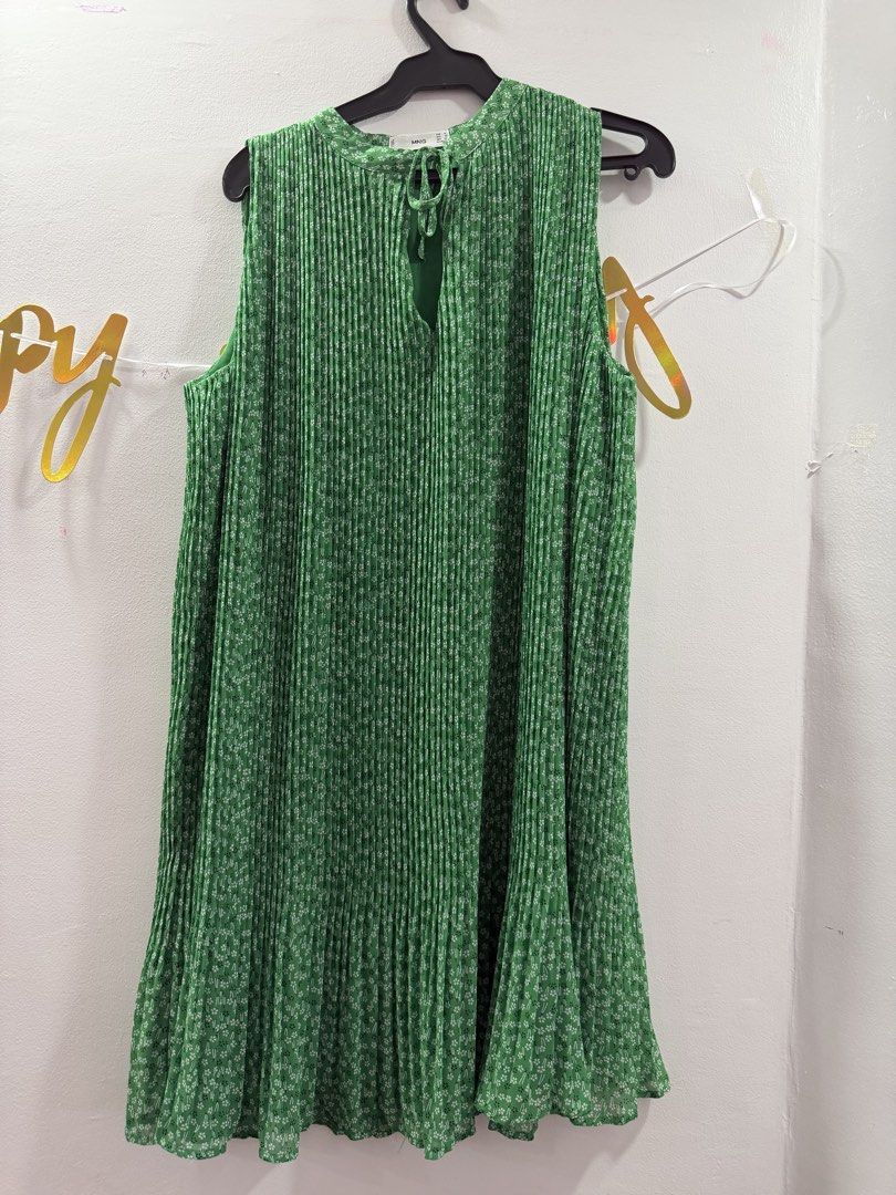 Mango short dress (Category: Dresses) located in Makati City. Submitted by lheigg (Listing ID 1465379801, Image 1). Description: .